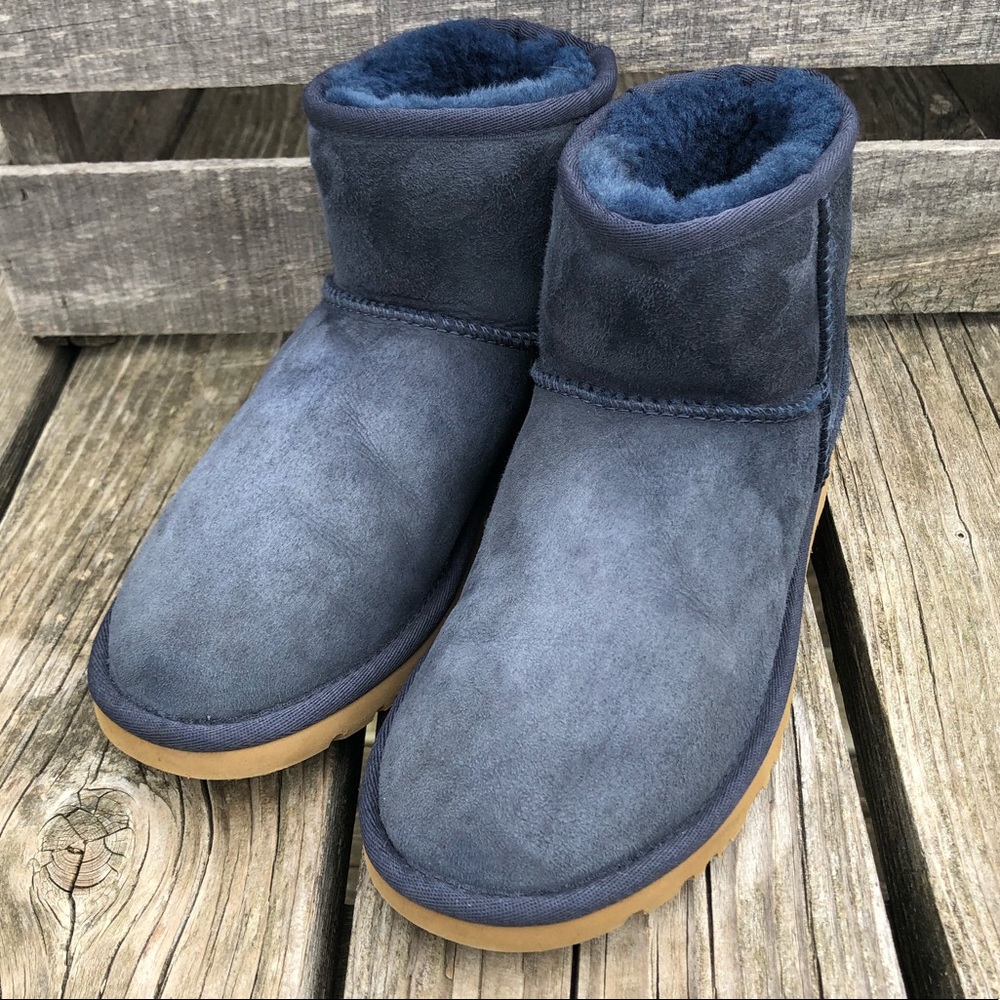UGG Navy Blue Short Boots! EUC! - Picture 4 of 7